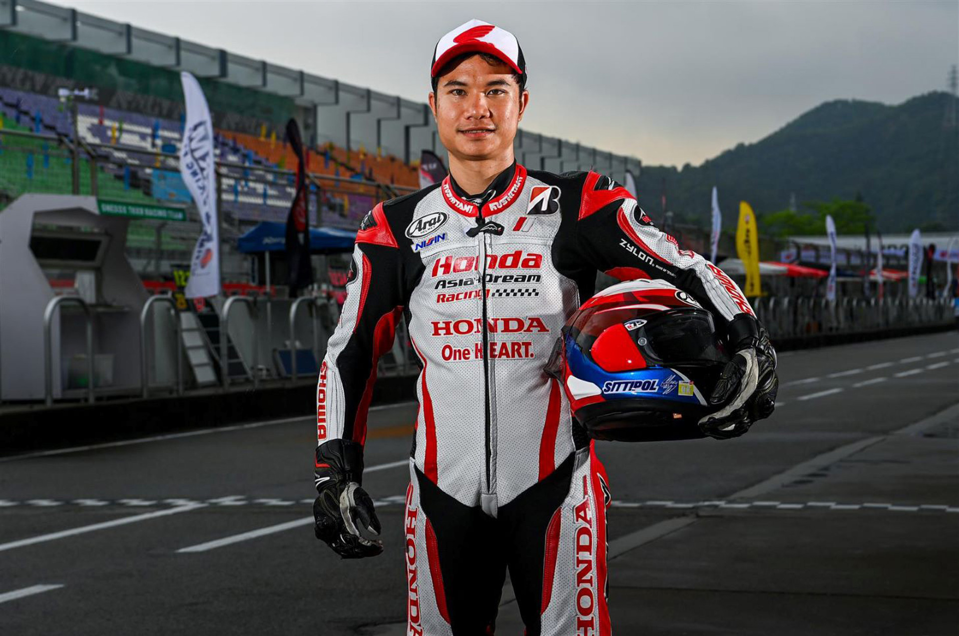 ＃88 Honda Asia-Dream Racing with Astemoのナカリン・アティラプワパ選手