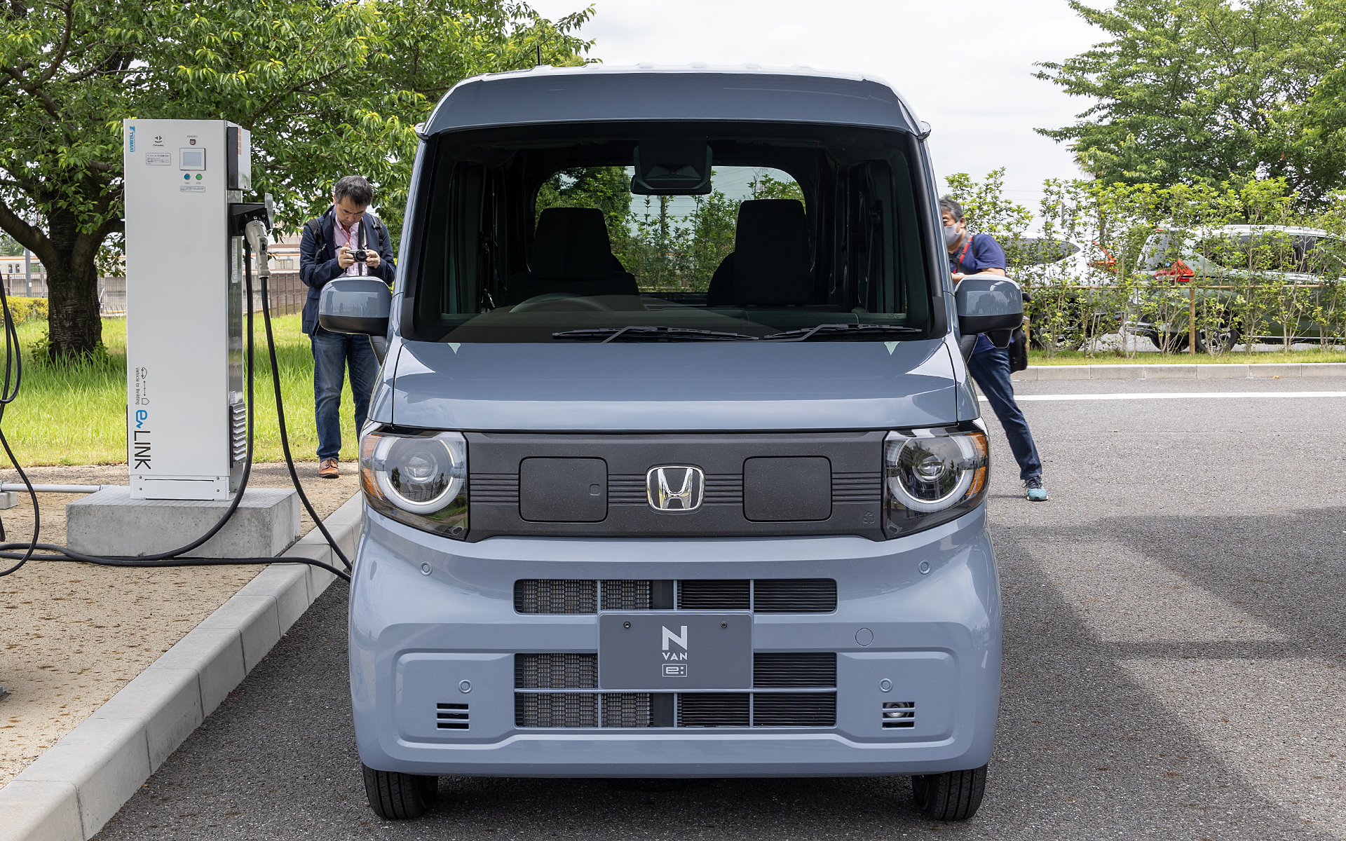 モーターもラジエターにより温度管理する。そのためEVモデルながらフロント開口部が大きく取られている