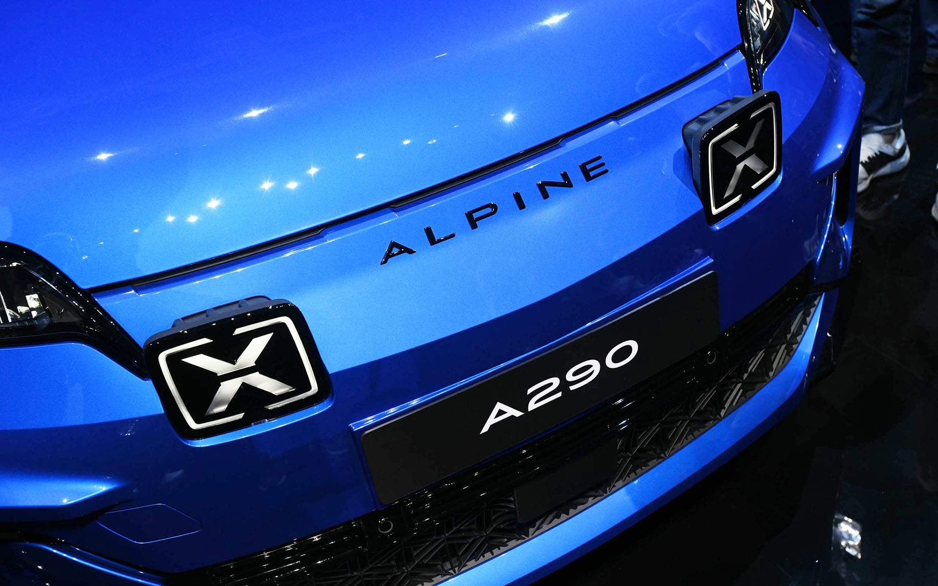 デザインはA106、R5アルピーヌ、A110から着想を得たという