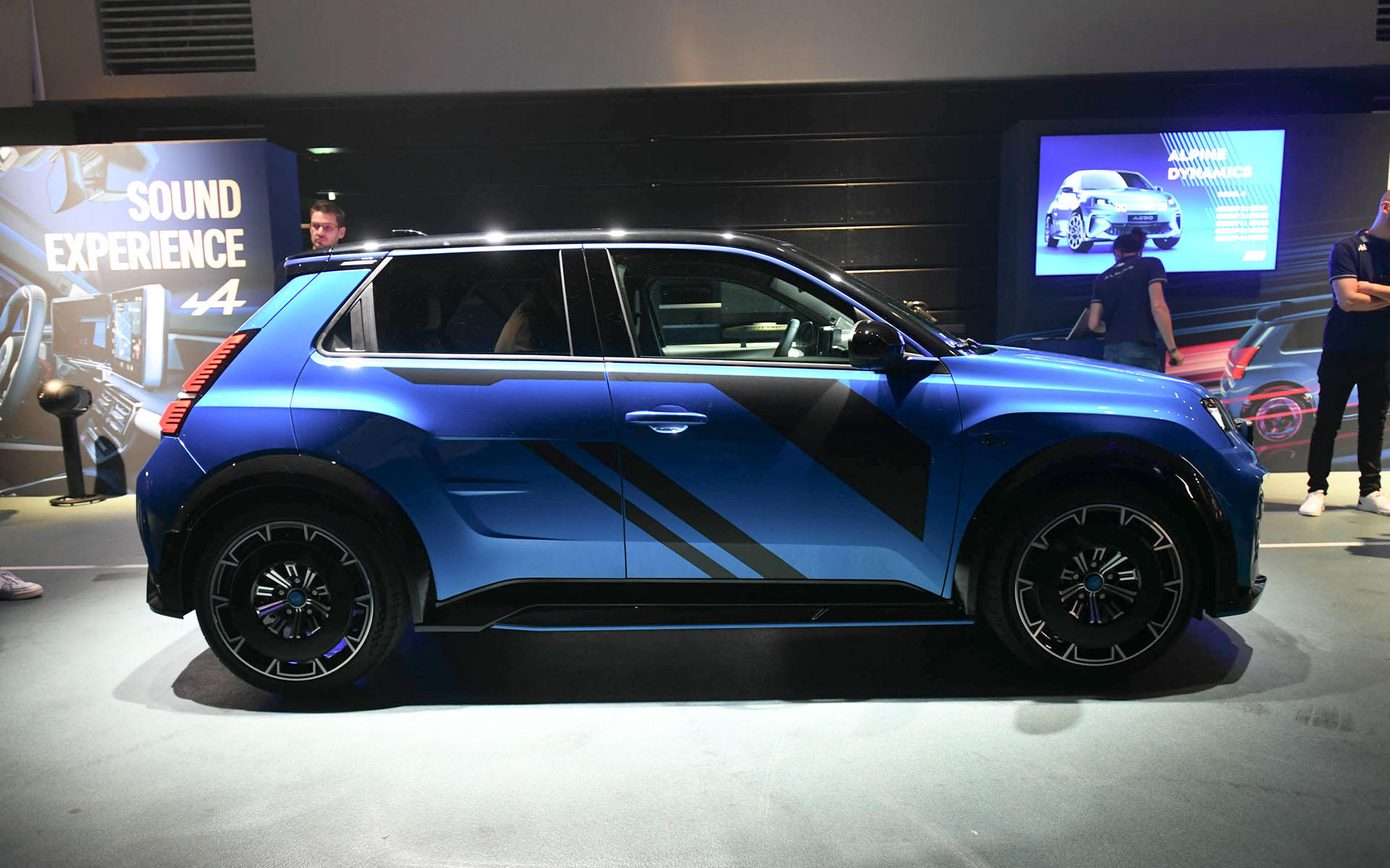 デザインはA106、R5アルピーヌ、A110から着想を得たという