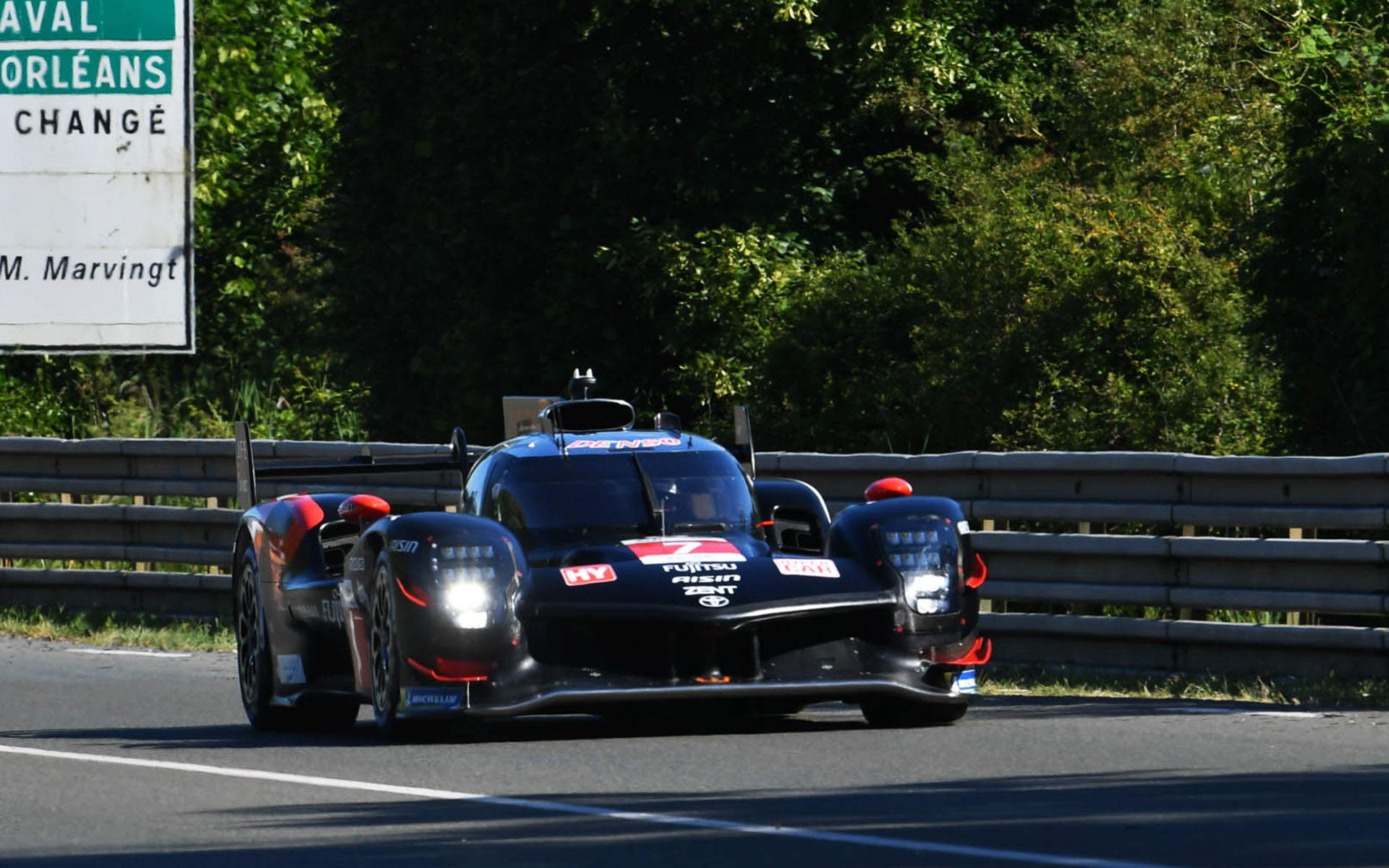 7号車 トヨタ GR010 HYBRID（小林可夢偉/ホセ・マリア・ロペス/ニック・デ・フリース）