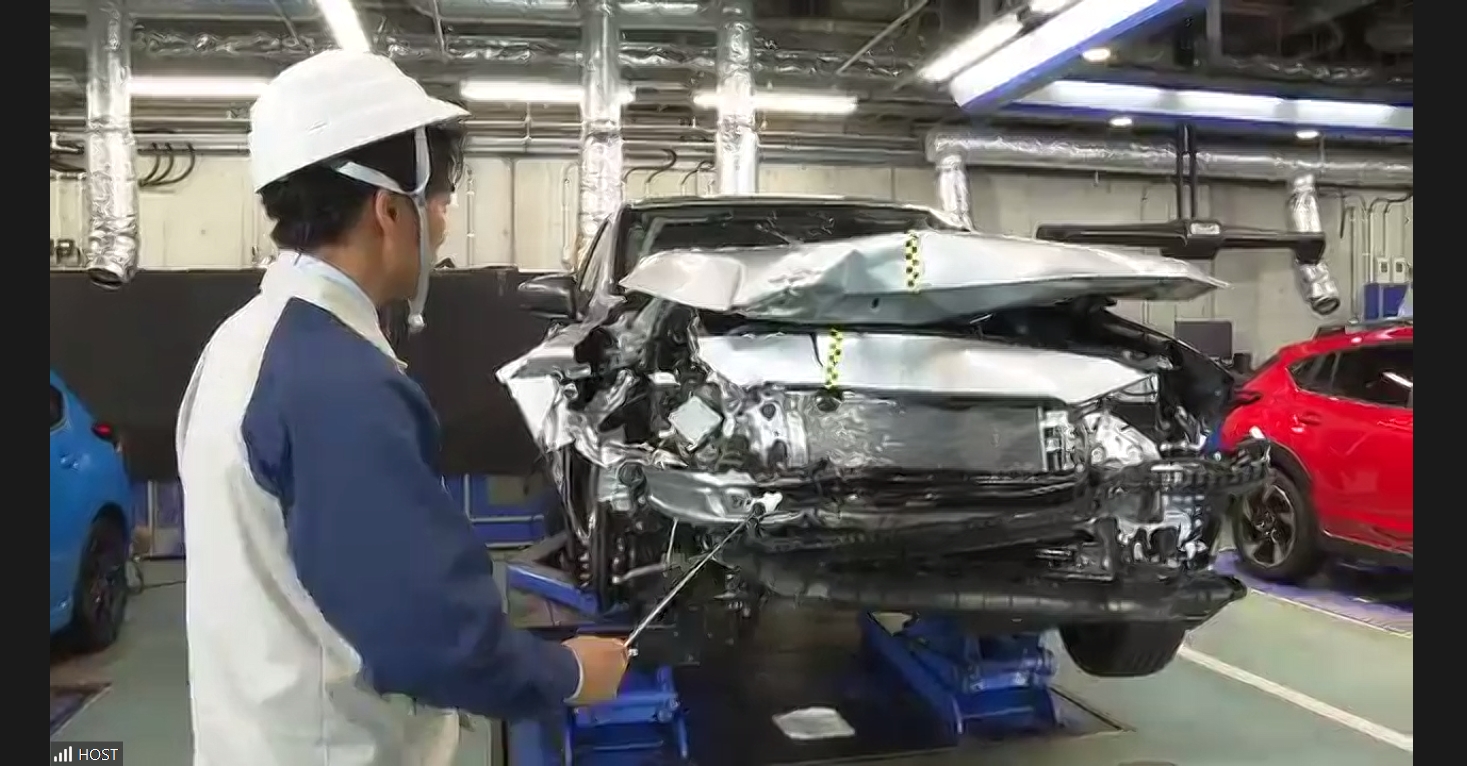 自動車アセスメントのオフセット衝突で実際に試験を行なった車両