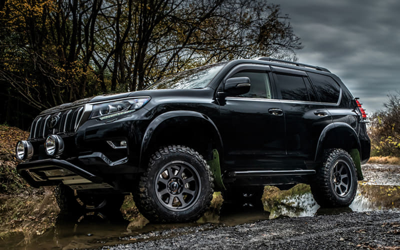 レイズ、4WD＆SUV向けブランドTEAM DAYTONAの「D108」にランクル250