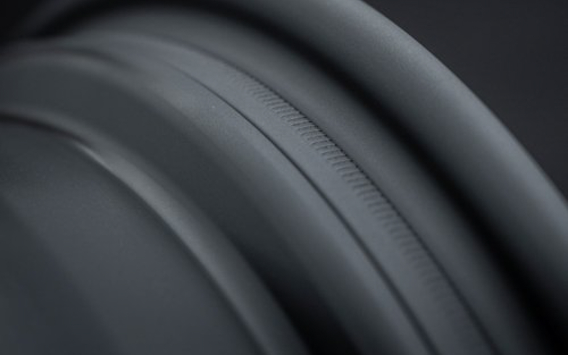 タイヤとホイールのズレを抑制するローレット加工