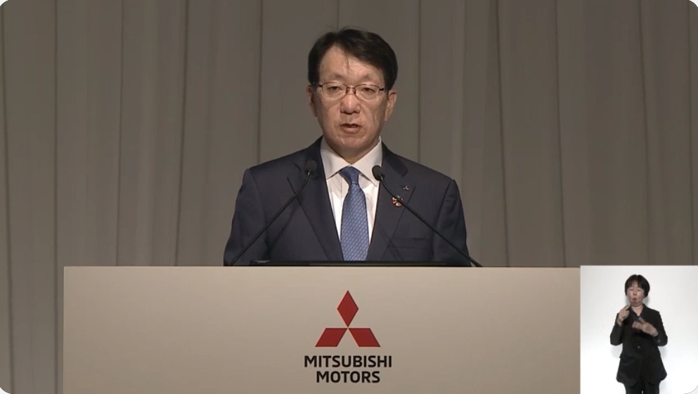 第55回定時株主総会で議長を務めた三菱自動車工業株式会社 代表執行役社長 兼 最高経営責任者 加藤隆雄氏