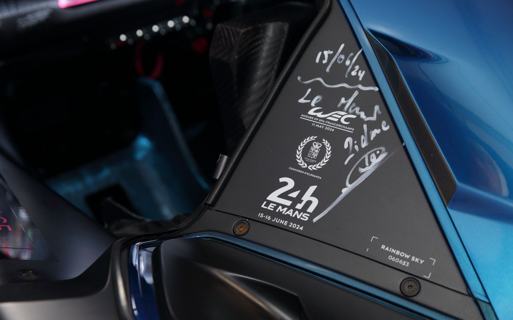 アルペングローに残したジダン氏のサイン