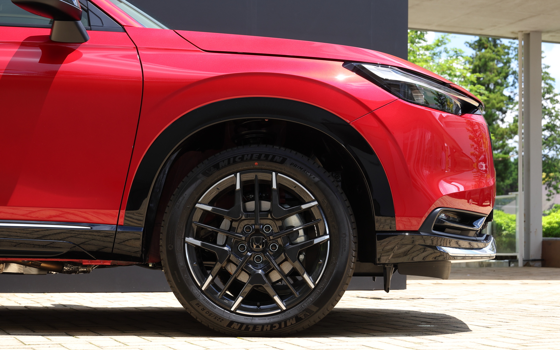 18インチアルミホイール「MS-050」（切削/グリントブラック塗装）価格4万6838/本