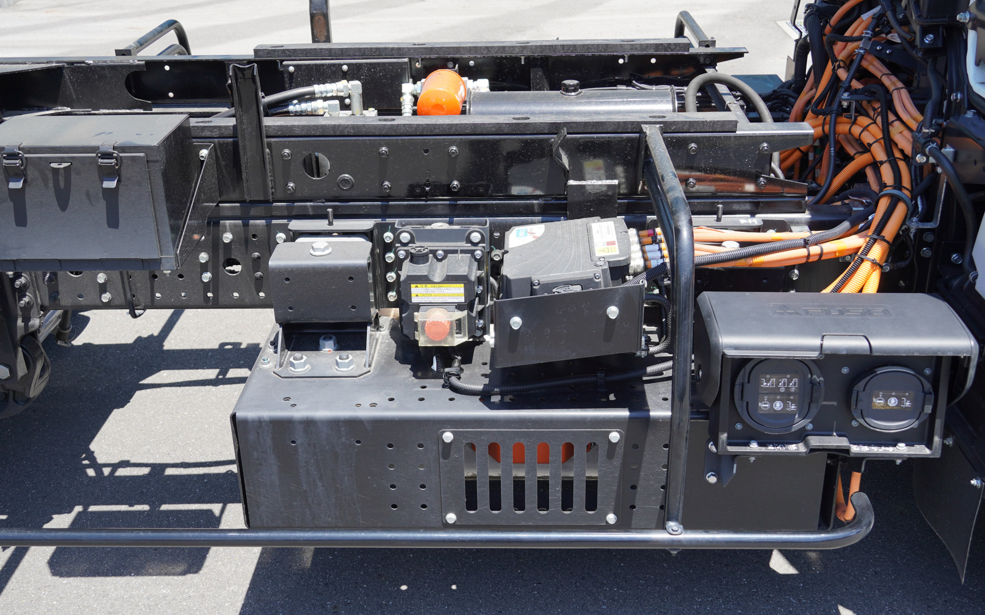 ホイールベース2500mmの仕様ではバッテリユニットは1個搭載