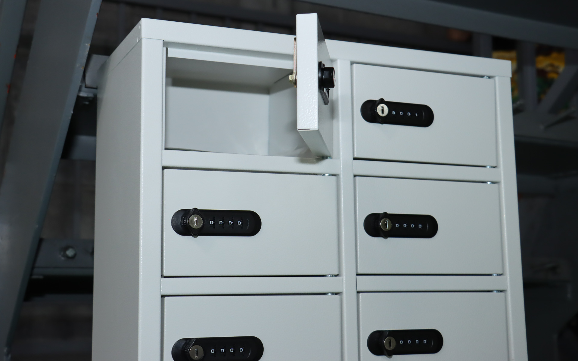 車両ごとのキーは個別管理可能なキーボックス内に保管される