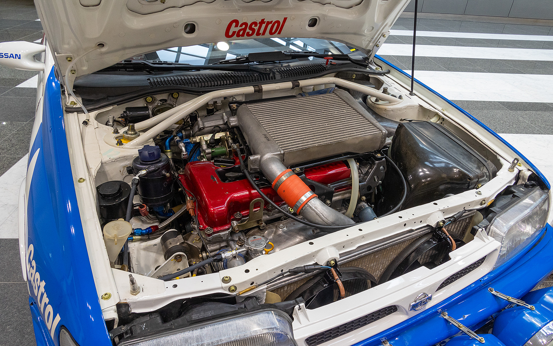 再生されたSR20DET。インタークーラーは大型化されている