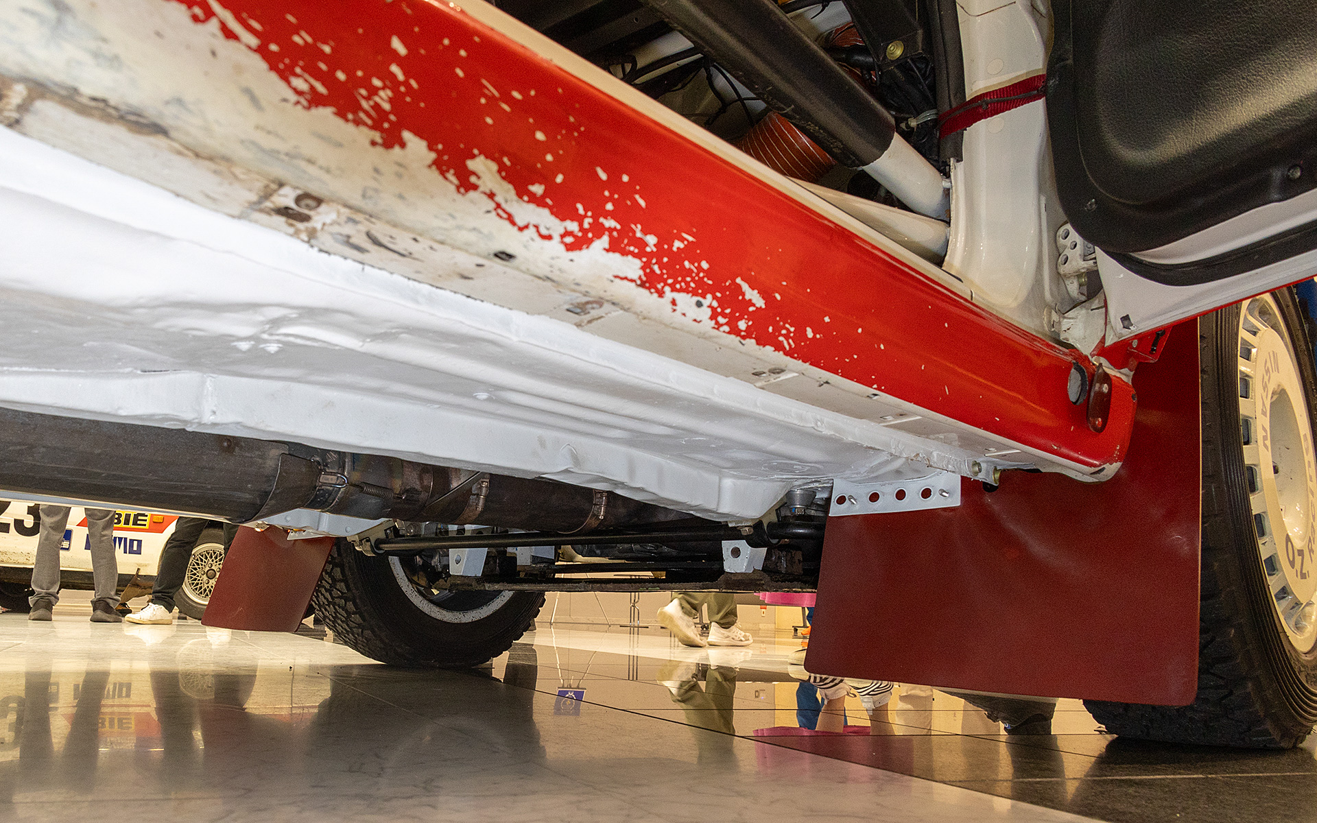 ラリー車なので下まわりは錆や泥汚れがひどかったそうだが、すべてキレイして腐食が進まないような対策も施した