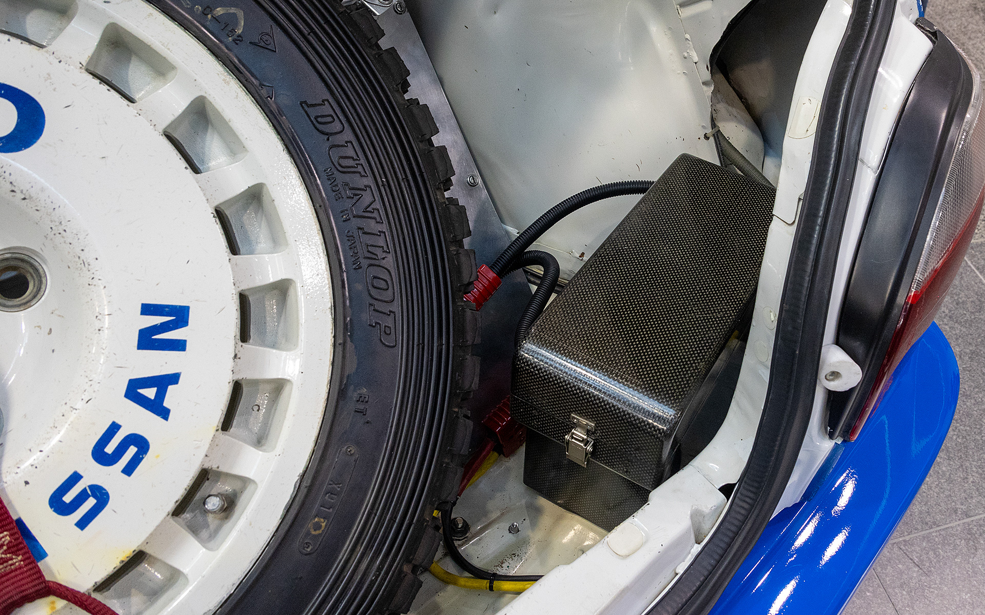 バッテリはリアに移設されていた