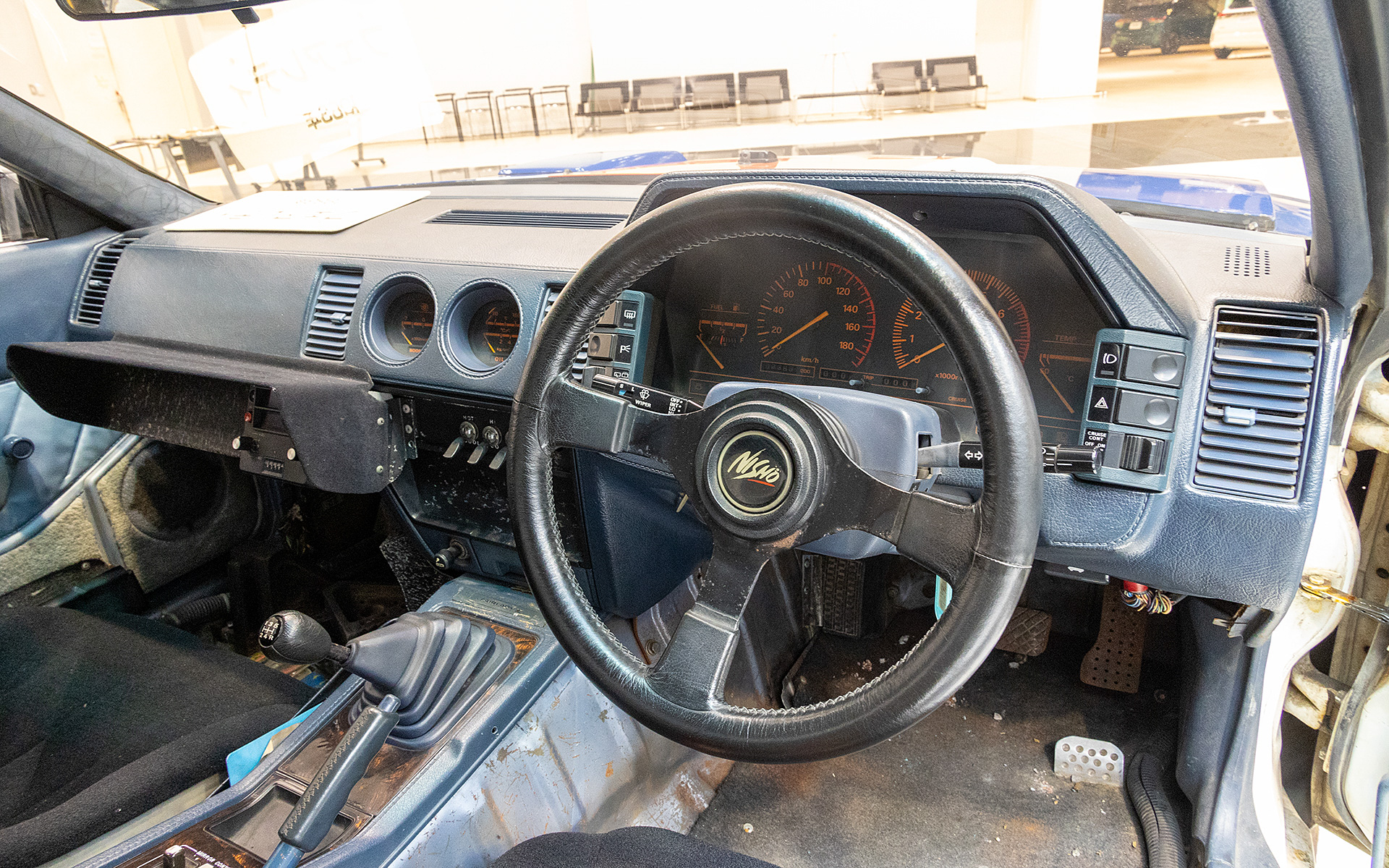 ステアリング以外はノーマルのメーターまわり