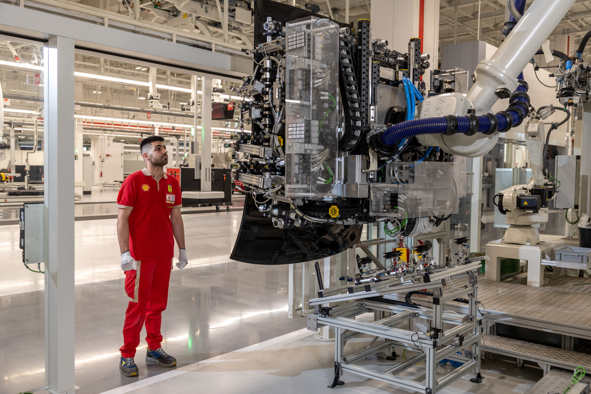 フェラーリ初のEV（電気自動車）や、HEV（ハイブリッド車）、ICE（内燃エンジン車）の生産プラント「e-ビルディング」