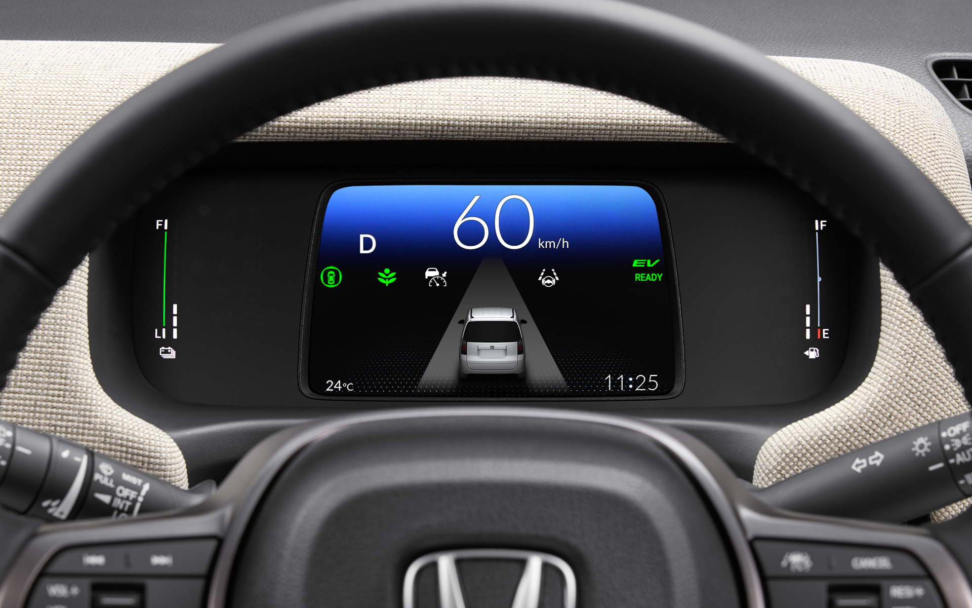 7インチTFT液晶メーターには必要最低限の情報を表示