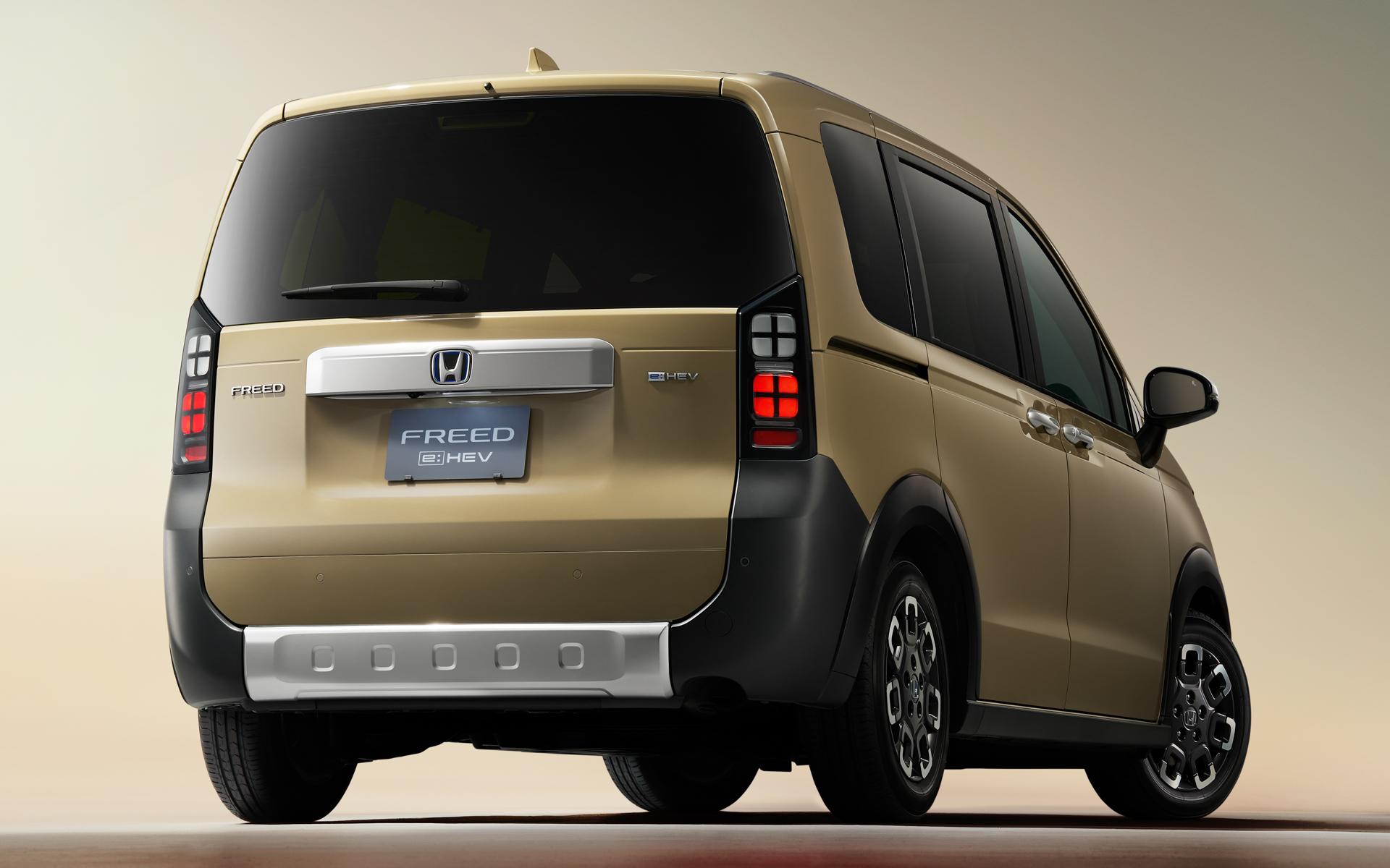 新型フリード クロスター