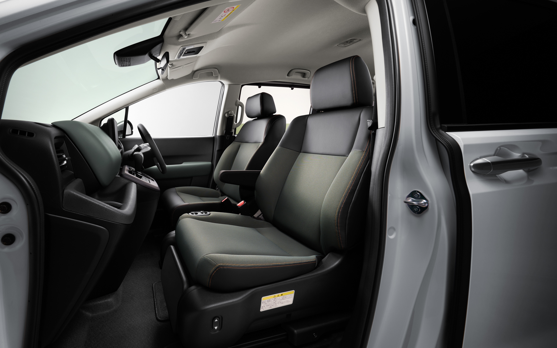 リフトアップシート車