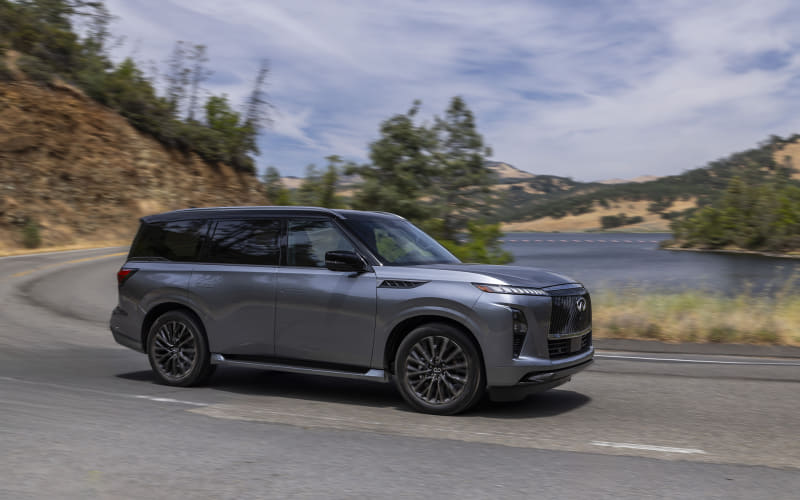 インフィニティ、新型「QX80」を米国で販売 竹林やさざ波、石庭など