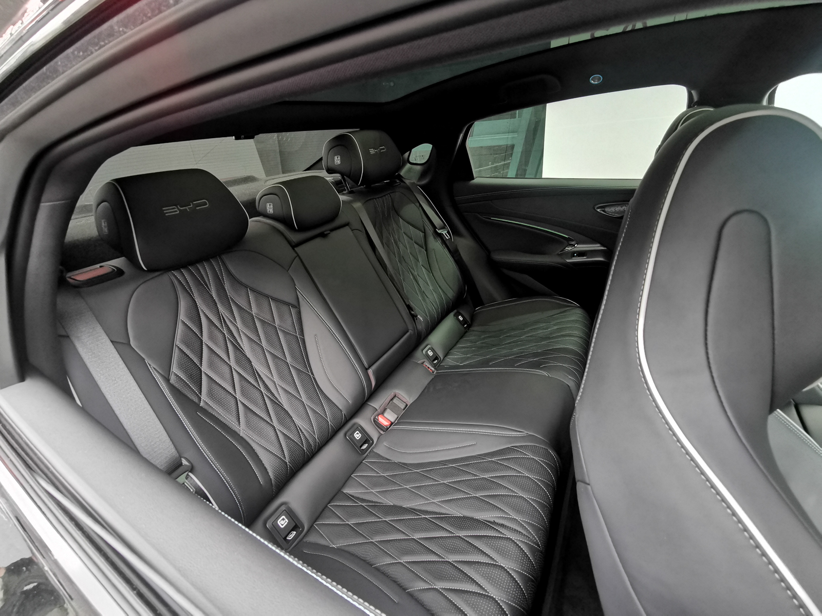 BYDのフラグシップセダン「シール」