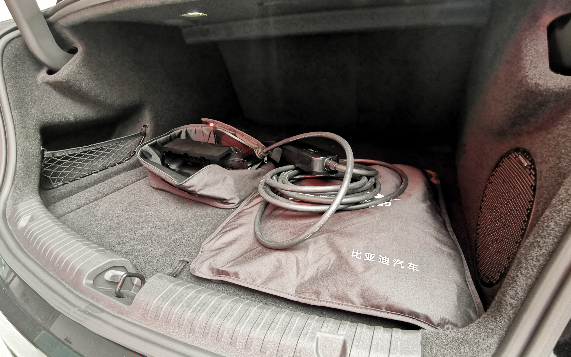 BYDのフラグシップセダン「シール」