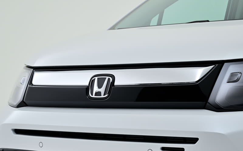 ホンダ フリード クロスター フロントグリル