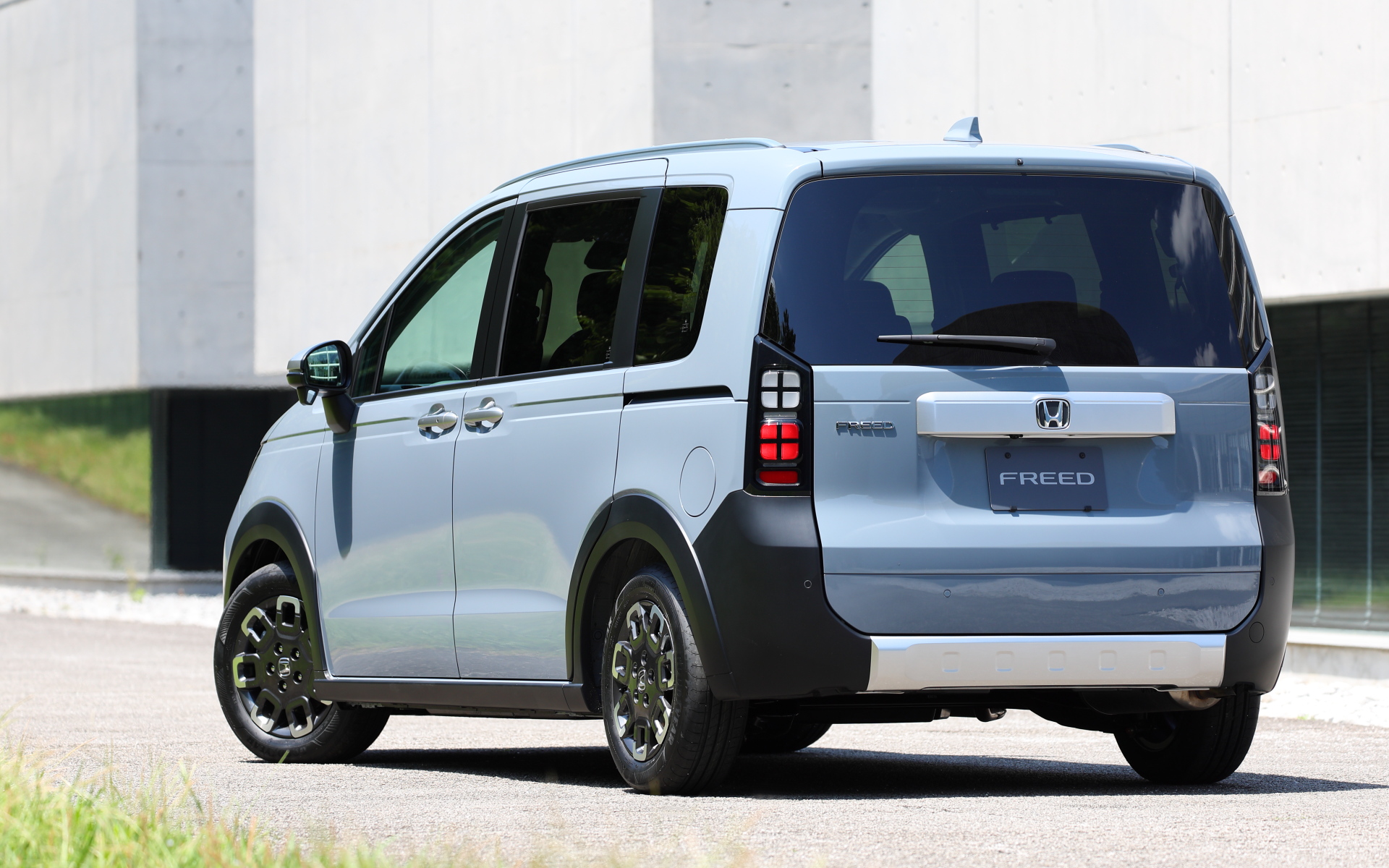 ボディサイズは4310×1720×1755mm（全長×全幅×全高）