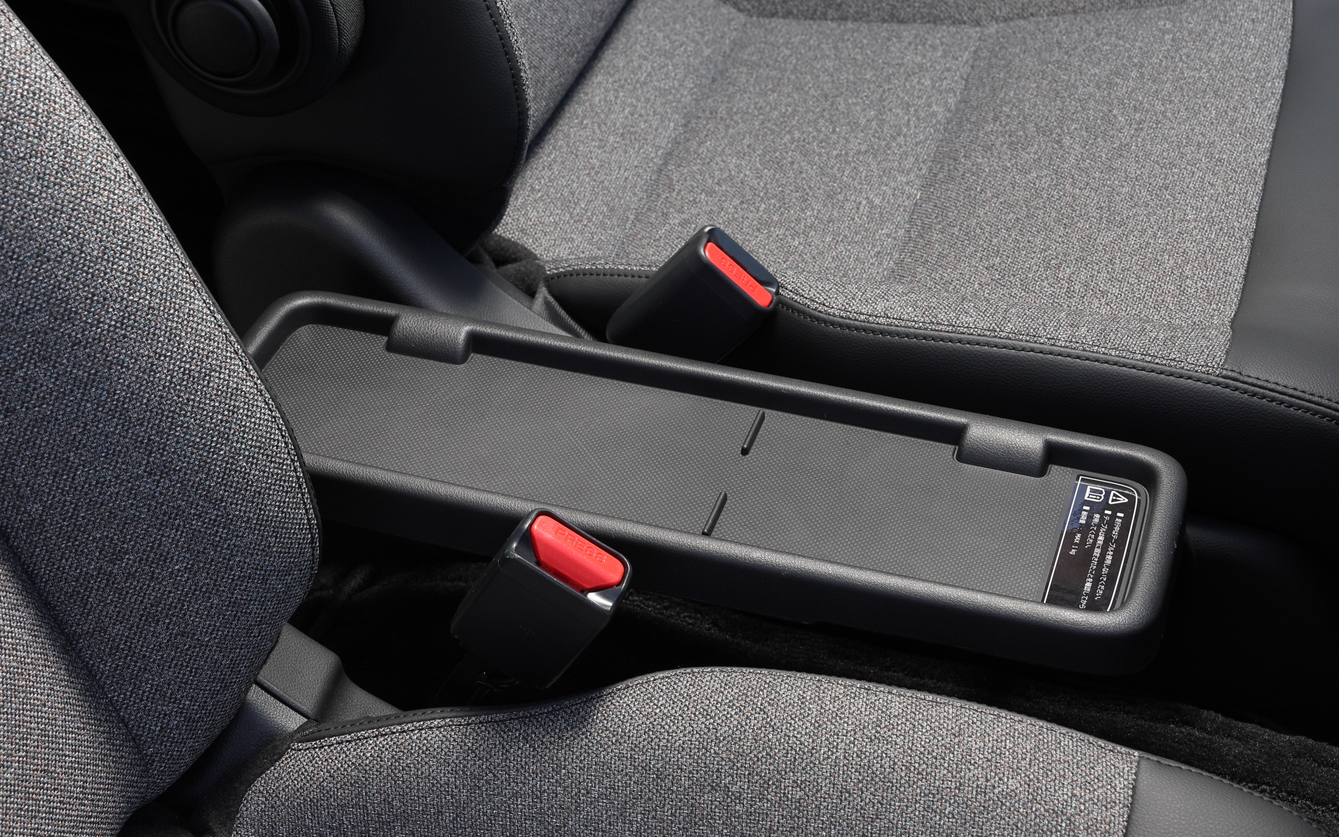 折りたたみセンターテーブル。価格は1万7050円