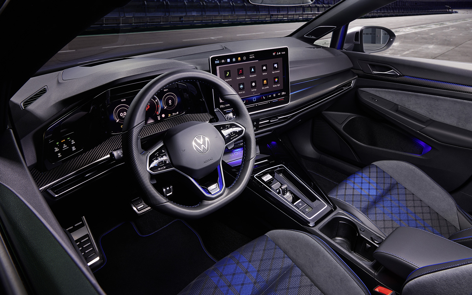 新型ゴルフRのインテリア