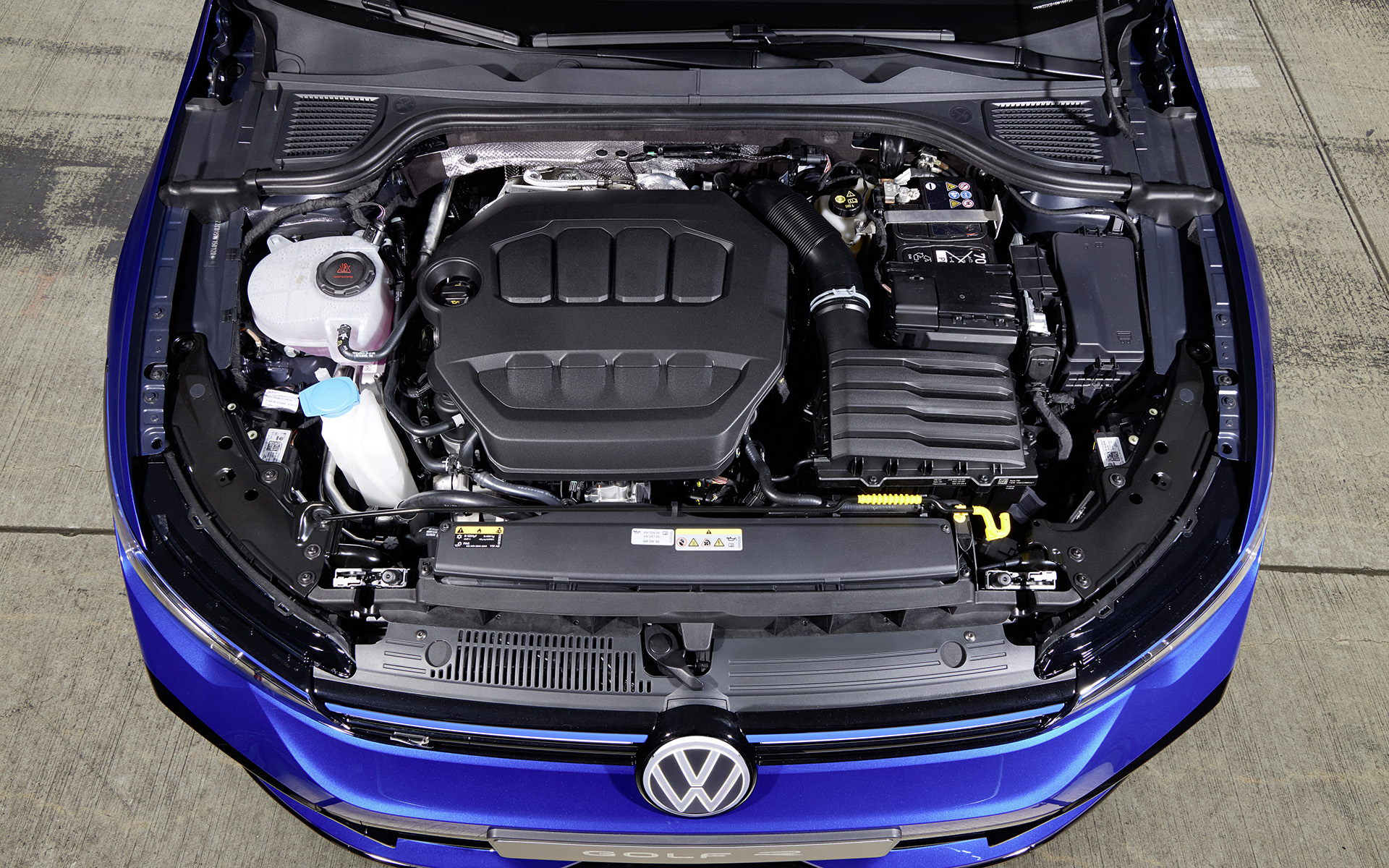 搭載する2.0リッターターボエンジンは最高出力245kW（333PS）、最大トルク420Nmを発生