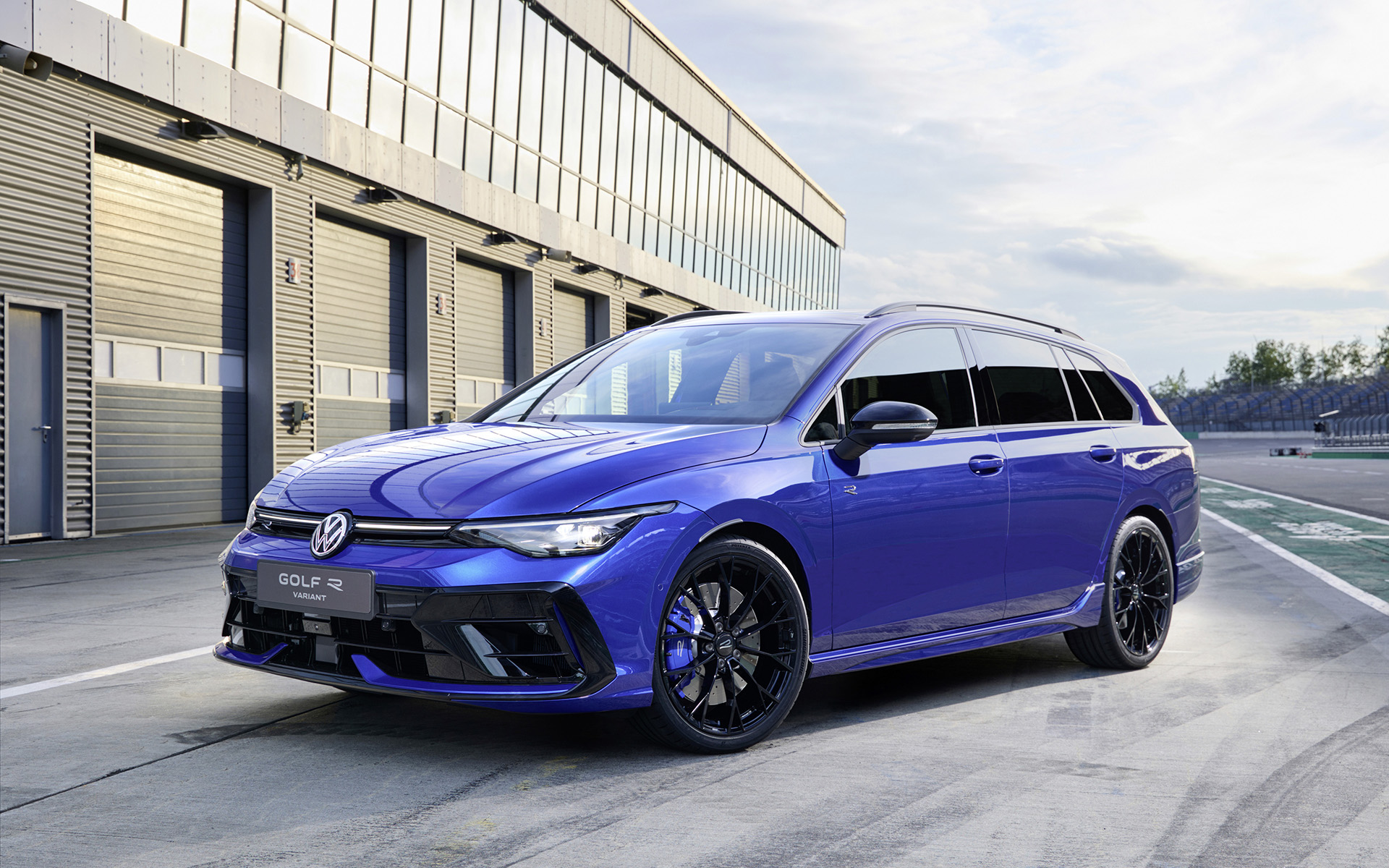 新型ゴルフR ヴァリアント