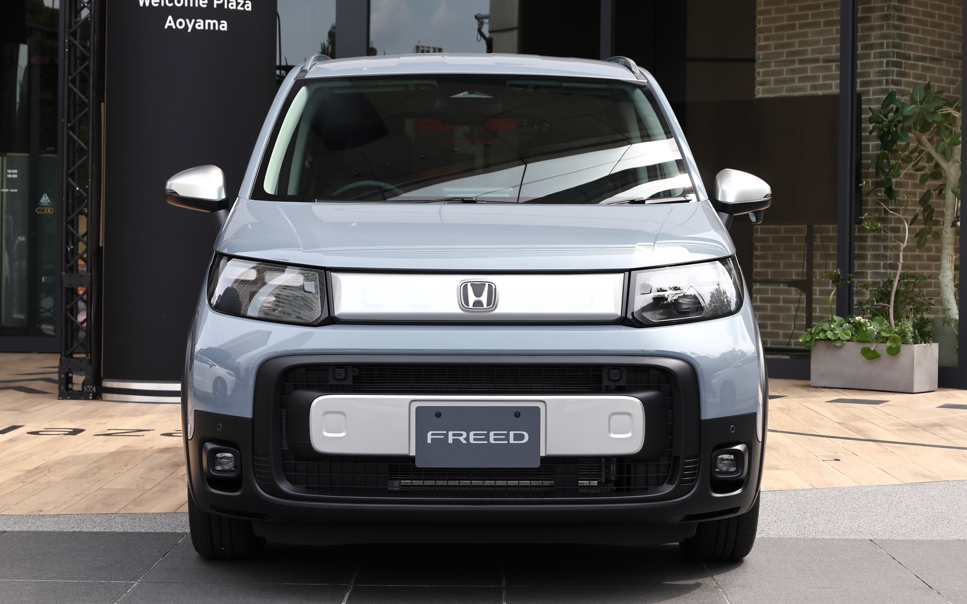 新型フリード クロスター