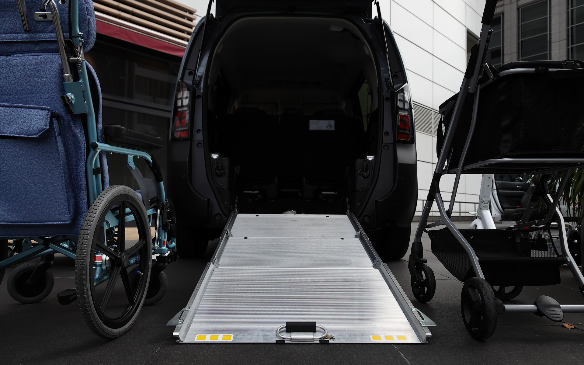 新型フリード クロスター スロープ