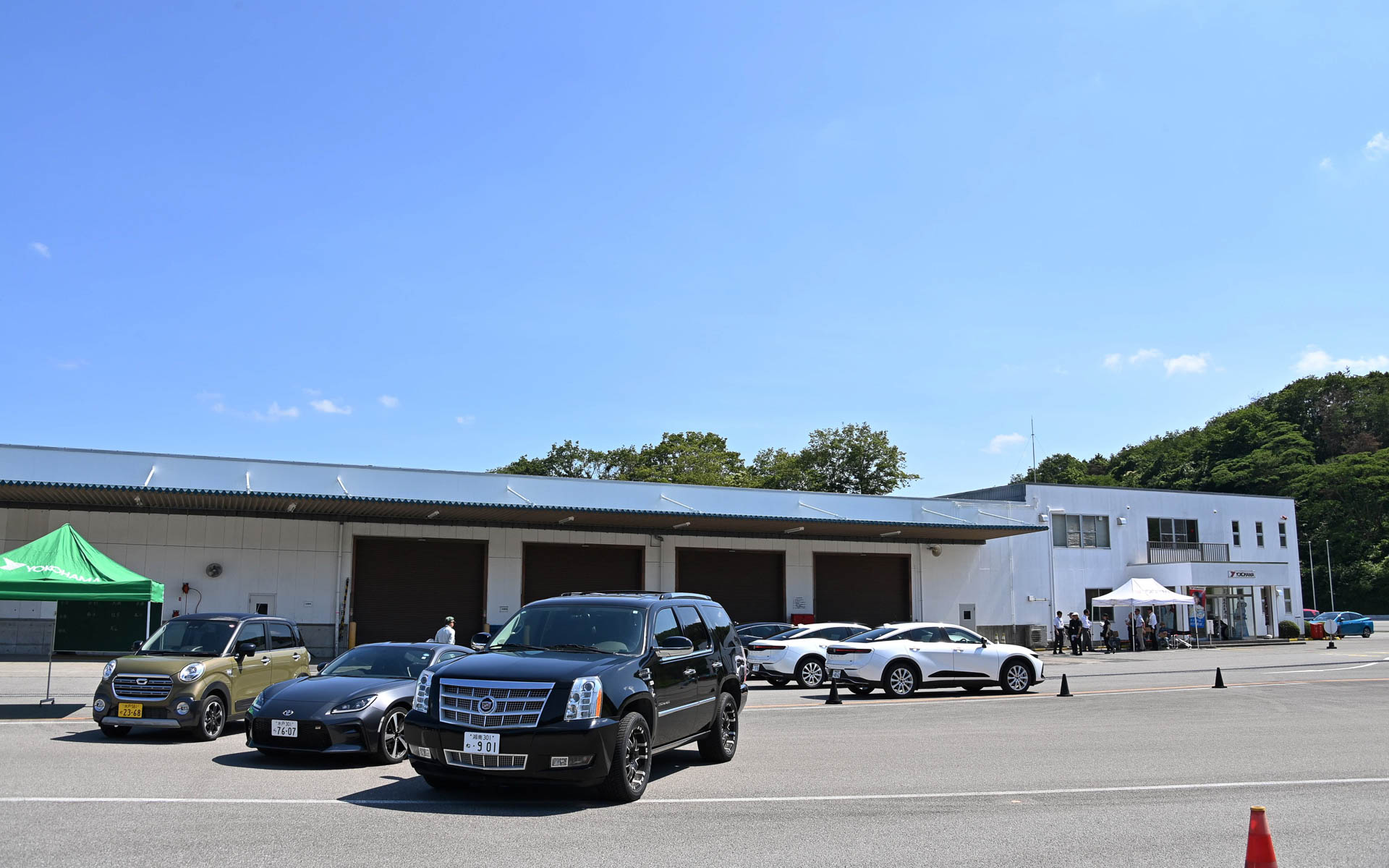 ウェットの低ミュー路ハンドリング。3車種、3種類のタイヤから早そうなクルマを選んで挑戦する