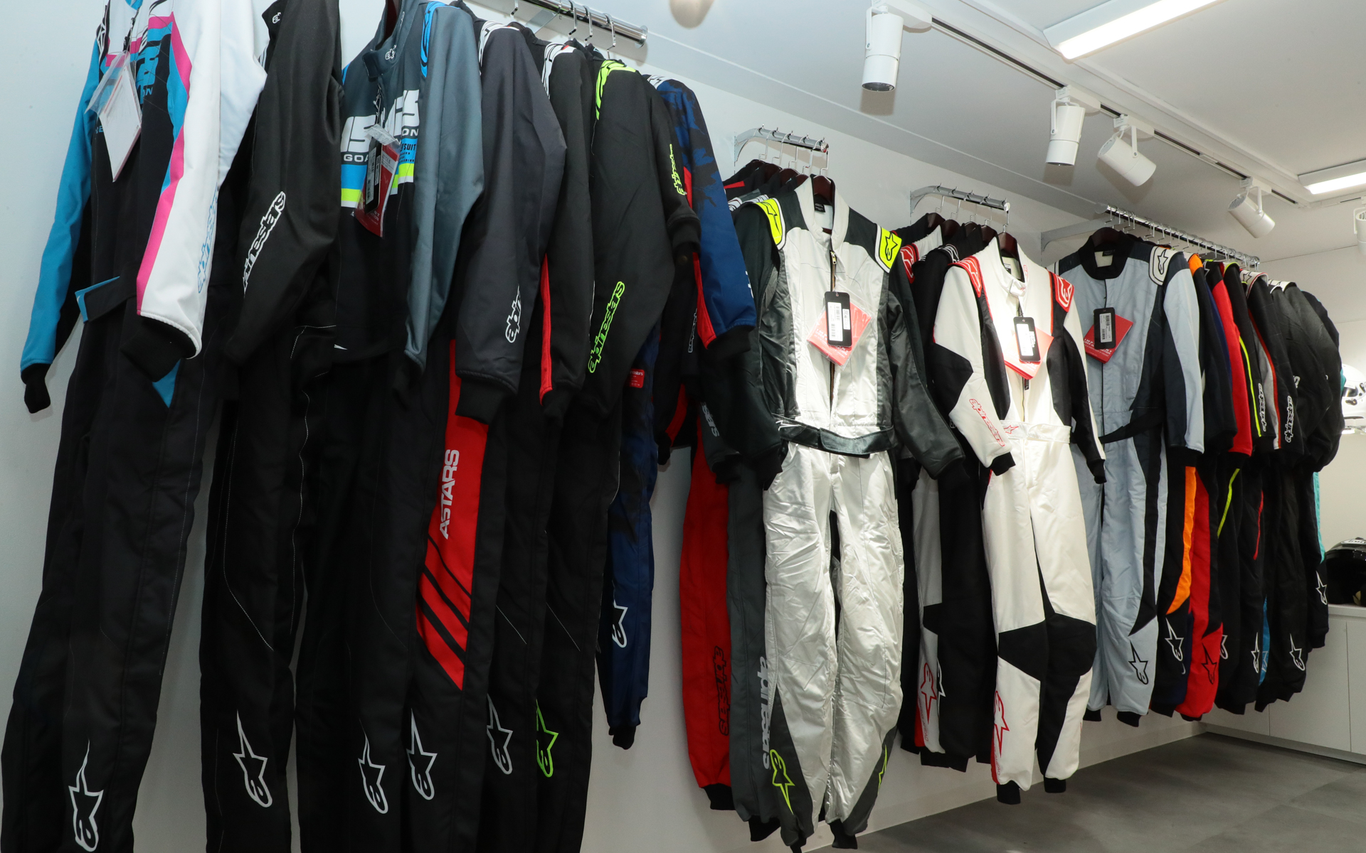 レーシングスーツ