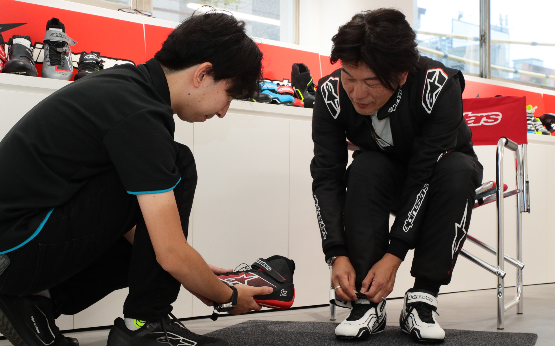 レーシングシューズも実際に紐をきっちり締めてみないと完璧なフィッティングは分からないもの