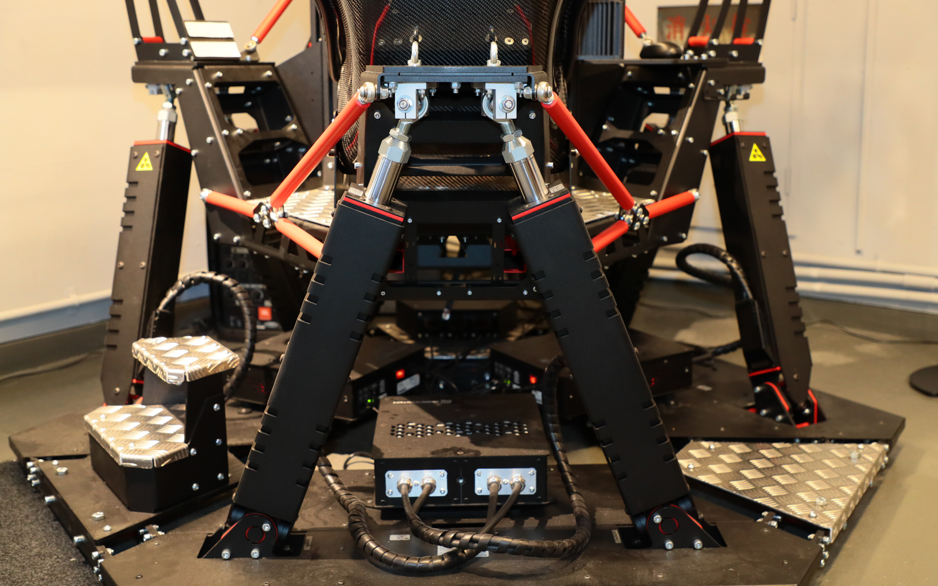 フライトシミュレーターにも利用されるほど精度が高く微細な動きを再現できる