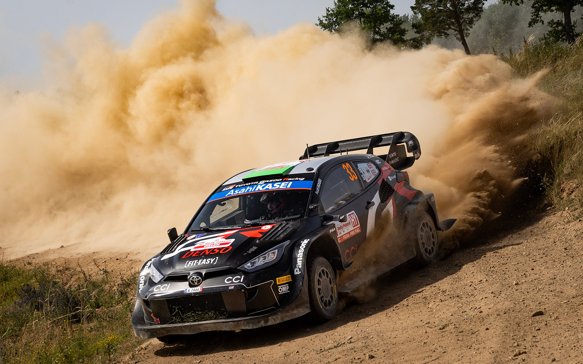 2位を獲得したエルフィン・エバンス/スコット・マーティン組のTOYOTA GR YARIS Rally1 HYBRID 33号車