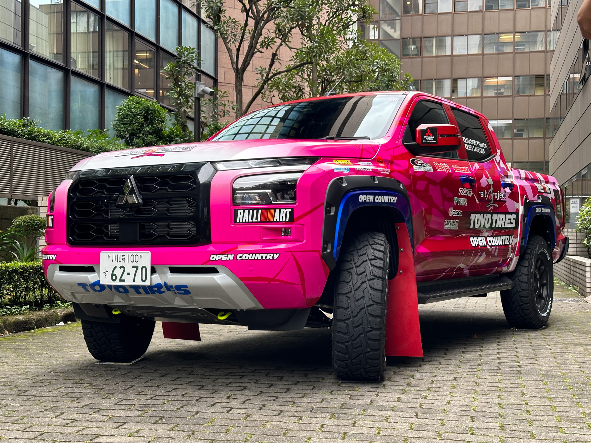 新型「トライトン」の参戦車両