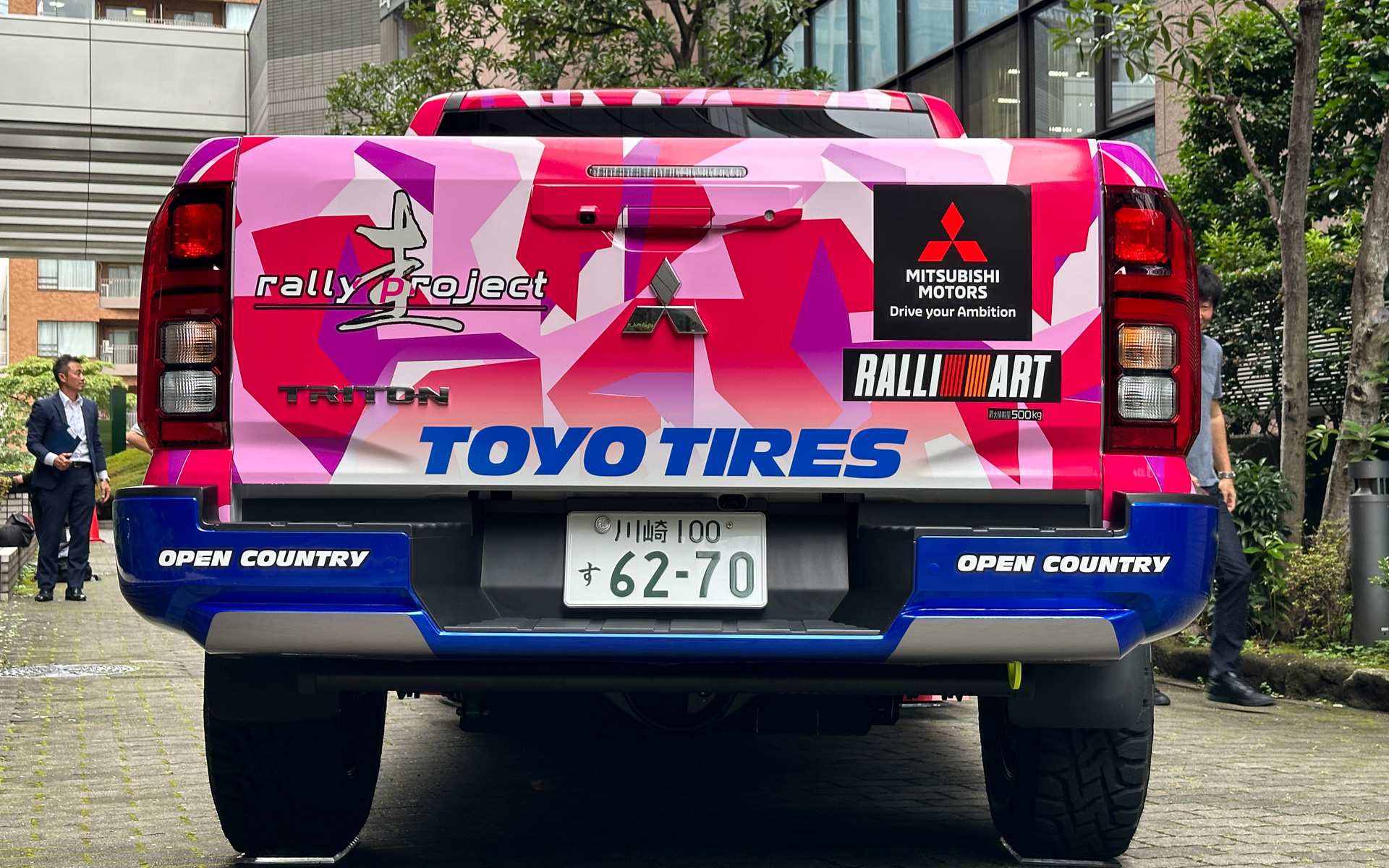 新型「トライトン」の参戦車両