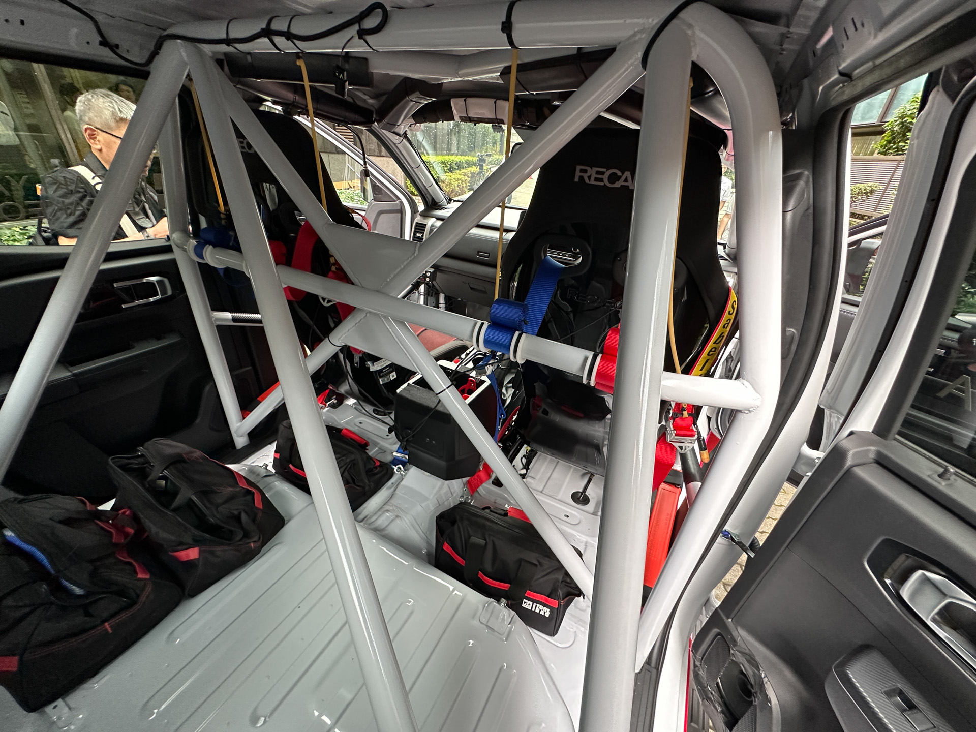 新型「トライトン」の参戦車両