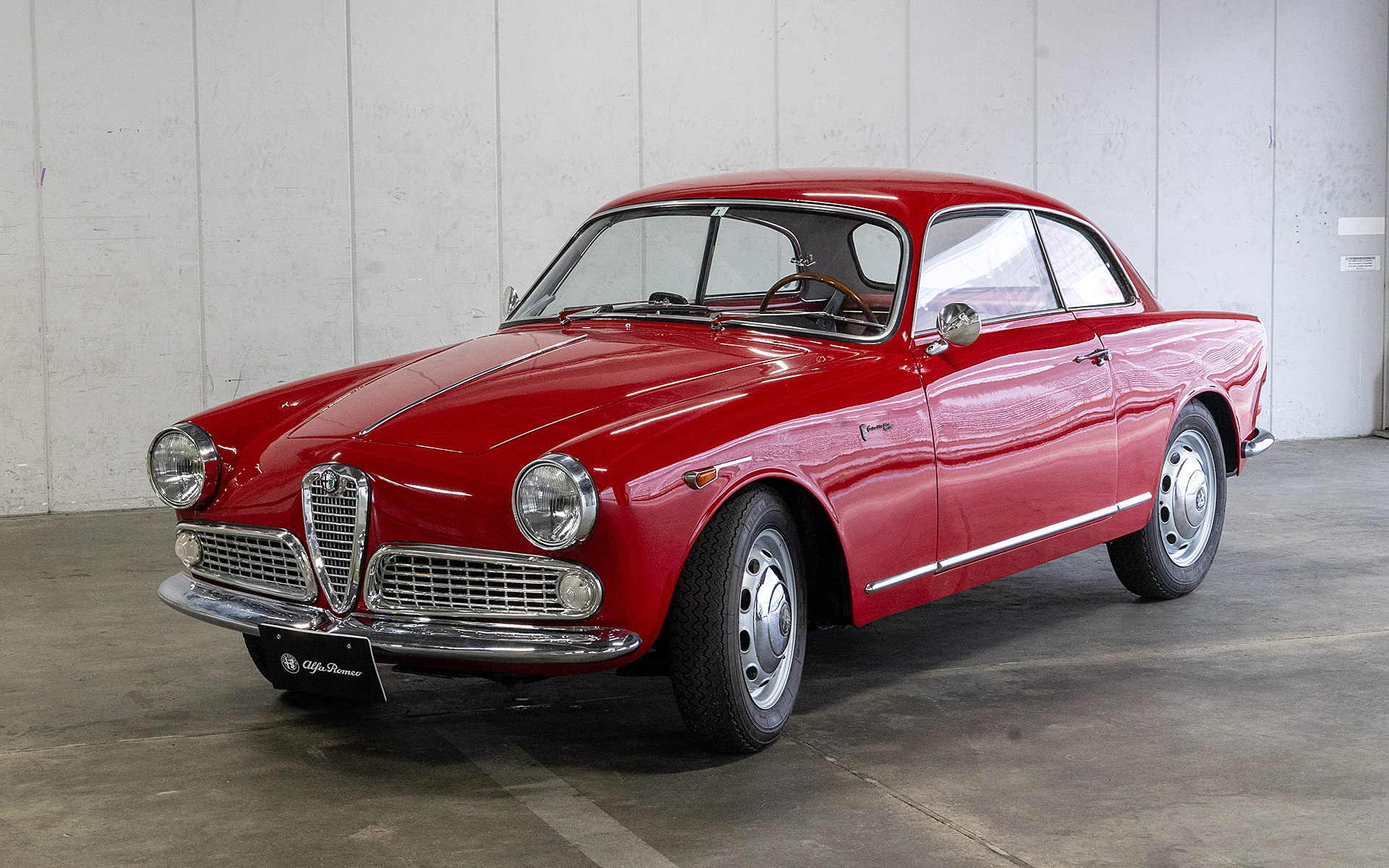 ピット内にはアルファ ロメオのヒストリックカーが展示された。こちらはジュリエッタ スプリント