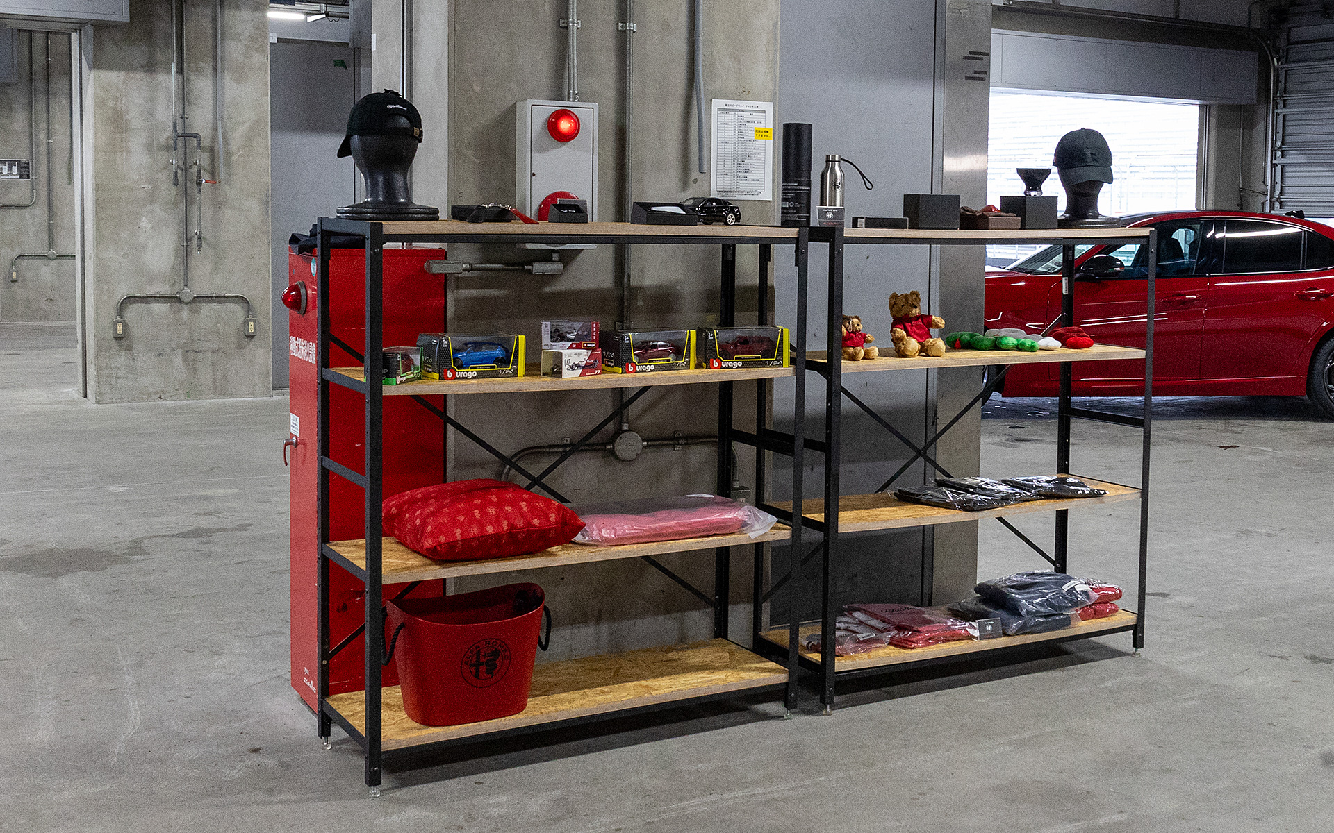 グッズはいろいろ用意されていた