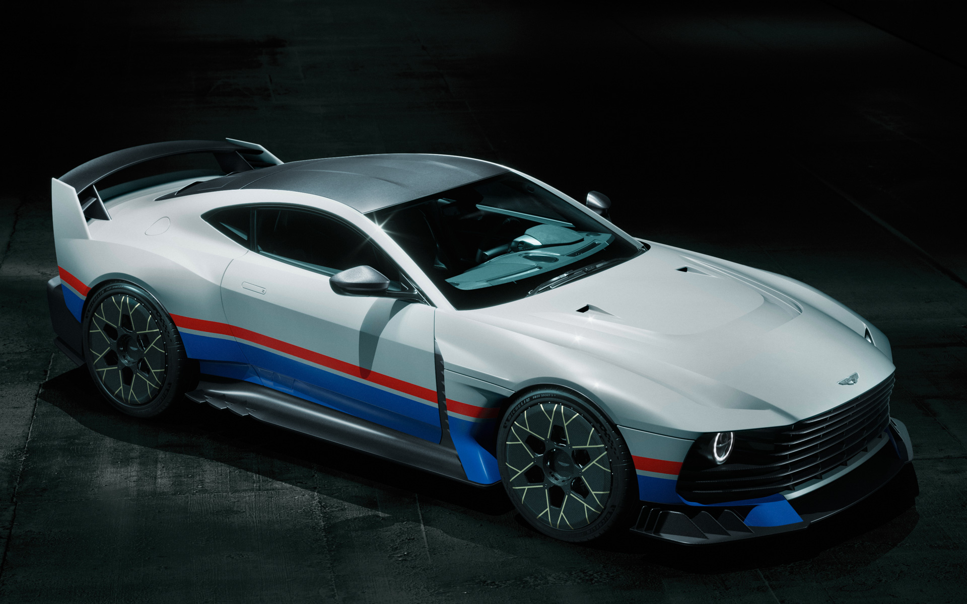 アストンマーティンのスペシャル・エディション「Valiant」