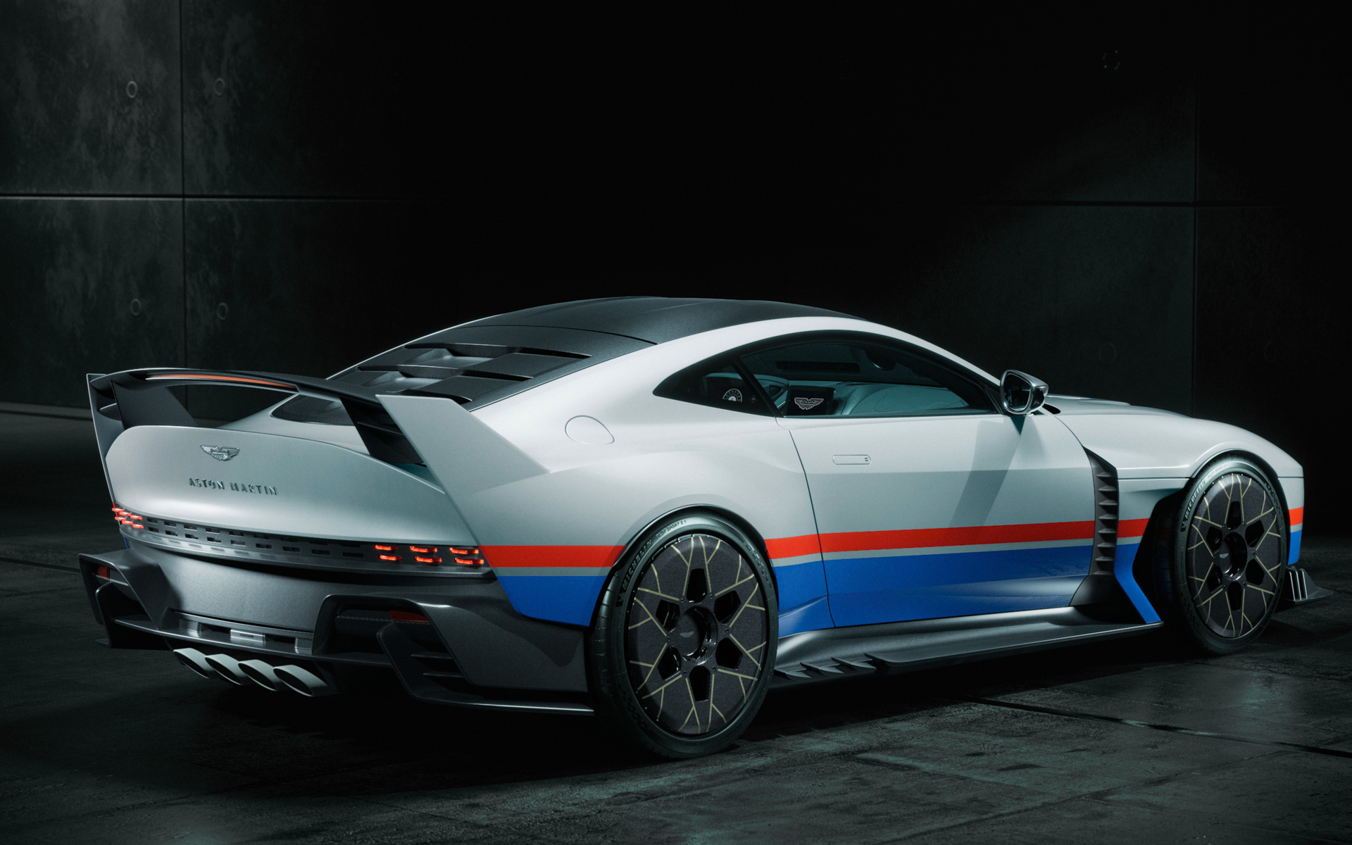 アストンマーティンのスペシャル・エディション「Valiant」