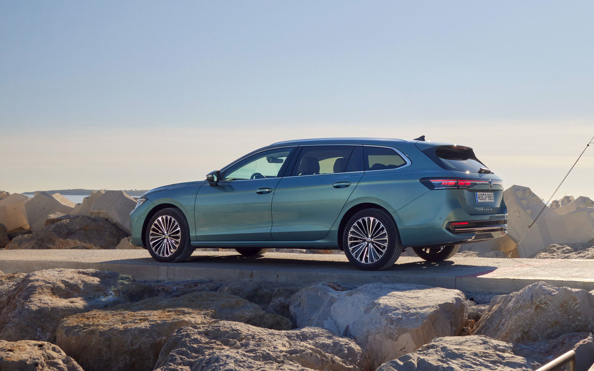 新型「パサート ヴァリアント」