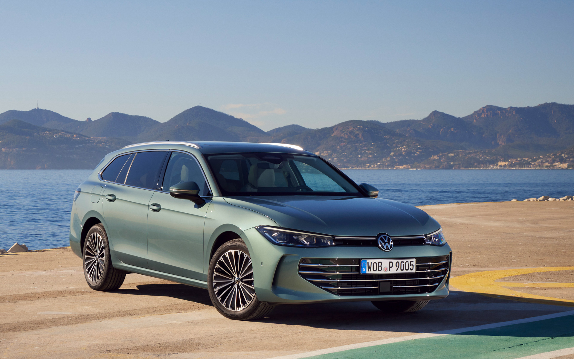 新型「パサート ヴァリアント」