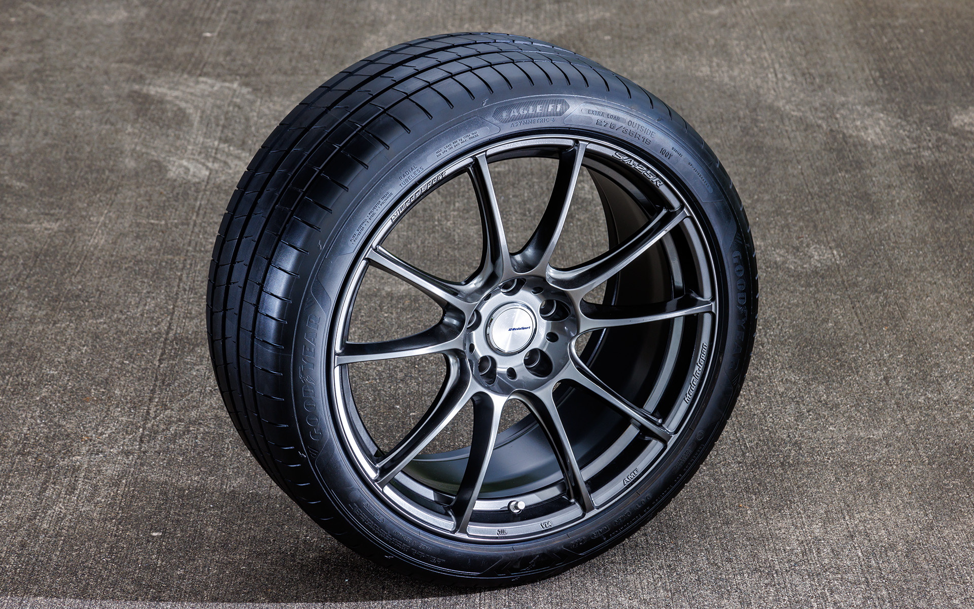 ウルトラハイパフォーマンスタイヤの「イーグルF1 アシメトリック6」