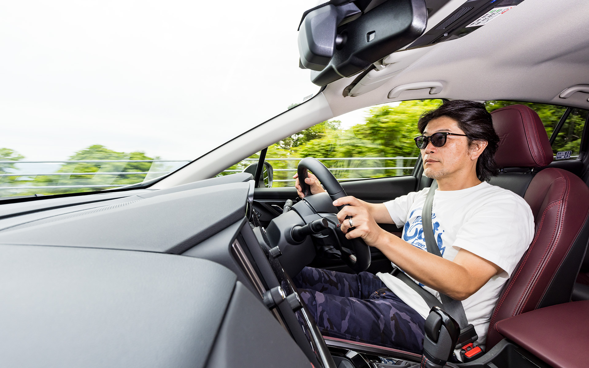 アシメトリック6は、スポーツ性能と日常性能を絶妙にバランスさている