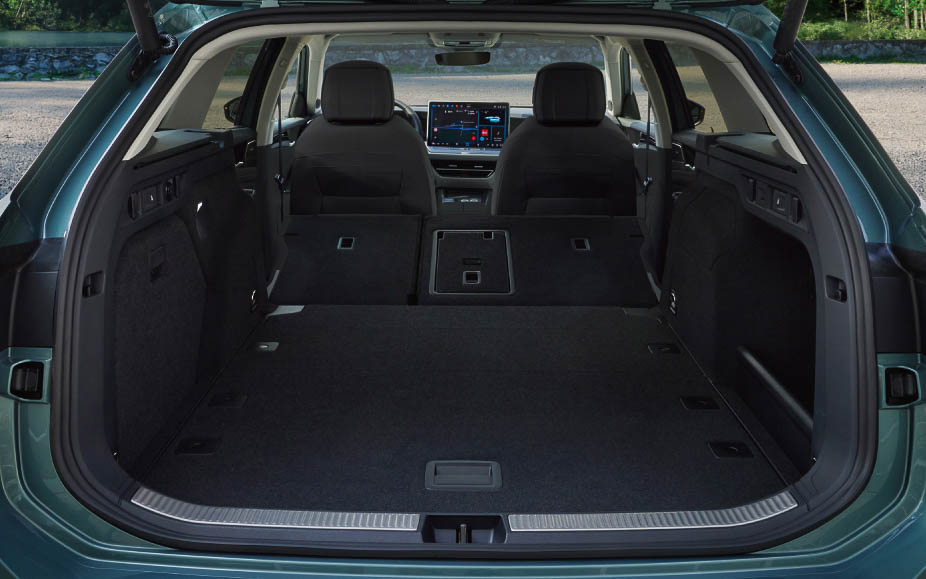 荷室容量は最大1920Lを確保