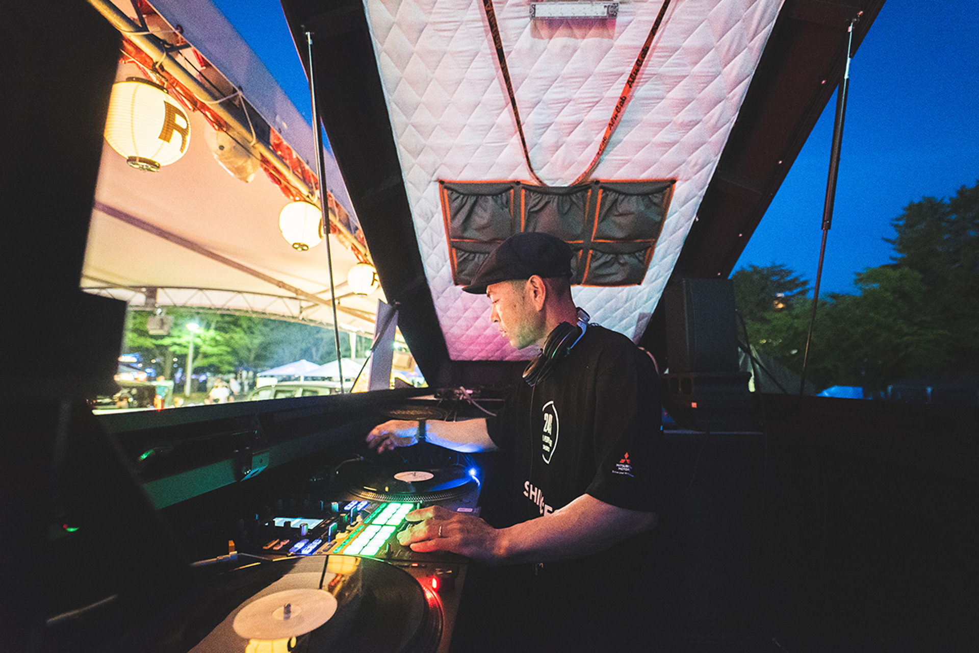 走るDJブース